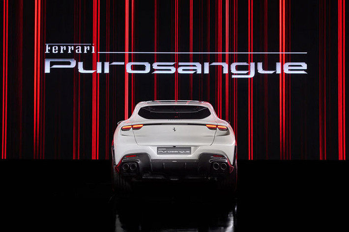 Trước Ferrari Purosangue và Ferrari Vision Gran Turismo, những chiếc xe Ferrari khác như FXX- K (xe đua), 488 GTB, J50 (10 chiếc sản xuất riêng cho Nhật Bản), Portofino, Monza SP1, SF90 Stradale và Ferrari Daytona SP3 cũng đã được Red Dot công nhận thiết kế xuất sắc của chúng với giải thưởng cao nhất.