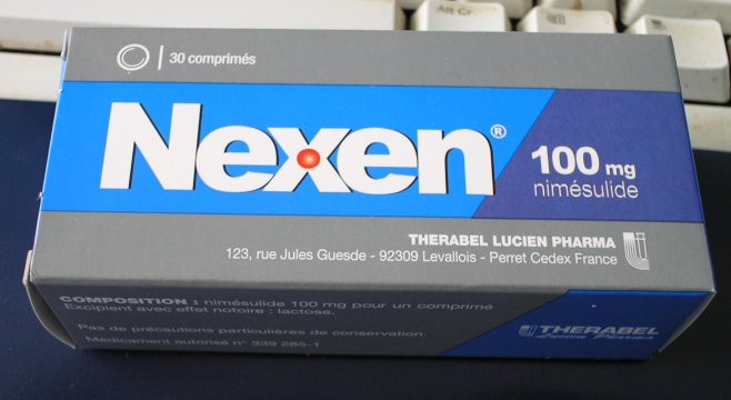 NEXEN. Chỉ định: viêm xương khớp và đau bụng kinh. Tác dụng phụ: vấn đề về gan, viêm gan tối cấp, đôi khi dẫn tới tử vong.