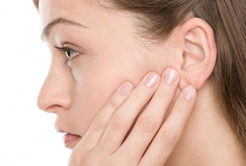 Da khô và ngứa. Thận khỏe giúp loại bỏ chất thải ra khỏi cơ thể, giữ xương chắc khỏe và duy trì đủ lượng khoáng chất trong máu. Thận yếu không thể hoàn thành nhiệm vụ thải độc tố ra khỏi cơ thể, dẫn đến nồng độ cao các chất độc trong máu. Một số độc tố kích thích da của bệnh nhân làm cho họ cảm thấy ngứa.