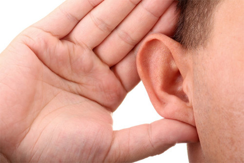 Tiếng kêu trong tai. Đôi khi ngáp, bạn sẽ thấy có tiếng động bên trong tai. Nguyên nhân là do khi ngáp, vòi nhĩ bên trong tai mở ra để ổn định áp suất trong tai giữa gây áp lực lên áp suất không khí bên ngoài tai. Cơ chế này có tác dụng bảo vệ cho đôi tai.