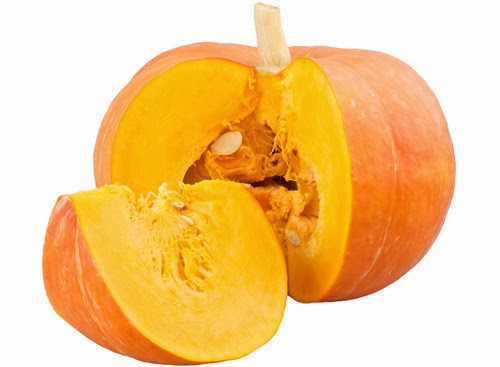 Bí đỏ được xem là những nguồn cung cấp tinh bột “lành mạnh”. Mức độ “lành mạnh” của thực phẩm giàu tinh bột chính là việc chúng không làm tăng thêm chất béo, đường và muối trong khẩu phần ăn. Ảnh: amthucgiadinh