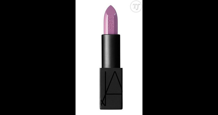 Tone tím nhạt dịu mát, dòng sản phẩm Audacious Lipstick Dominique của Nars. Nguồn: terrafemina.com.