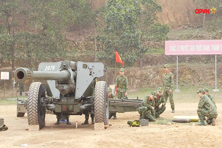 Tuy hiện nay các loại xe tăng trên thế giới hầu như có giáp trụ đặc biệt hình thành từ nhiều vật liệu tiên tiến khiến các loại đạn xuyên thép truyền thống những năm 1950-1960 rất khó xuyên thủng. Dẫu vậy, với đạn cỡ lớn tới 130mm thì những phát đạn uy lực bay nhanh 930m/s vẫn đủ để khiến tăng địch bị thương. Nguồn ảnh: Kênh QPVN