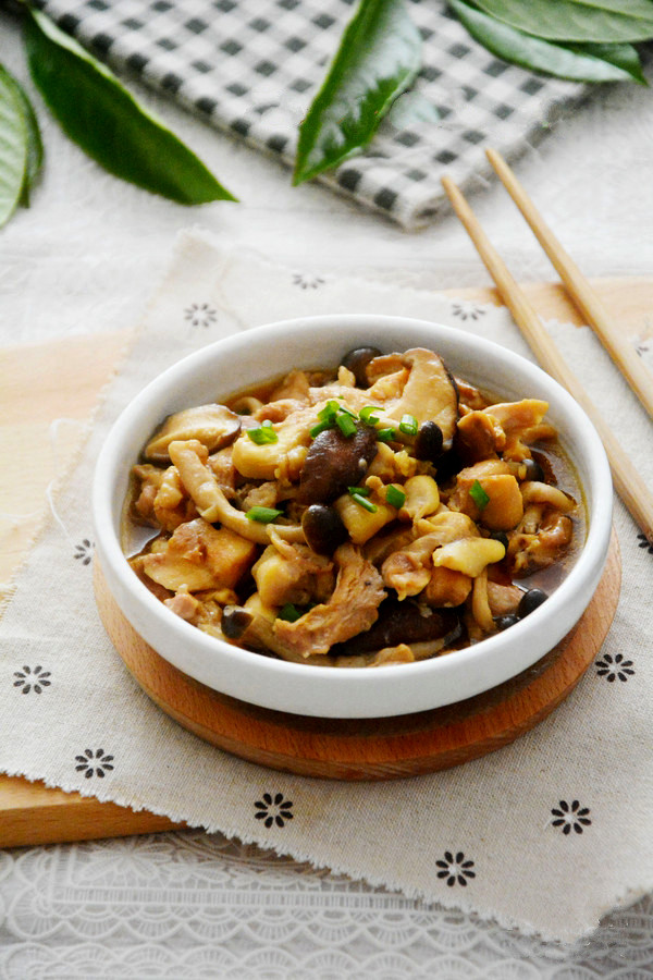 Ở nước ta, nấm Ngọc Tẩm được trồng ở các tỉnh miền Trung như Thừa Thiên – Huế, Phú Quốc, Quảng Bình. Ảnh namlimxanh.