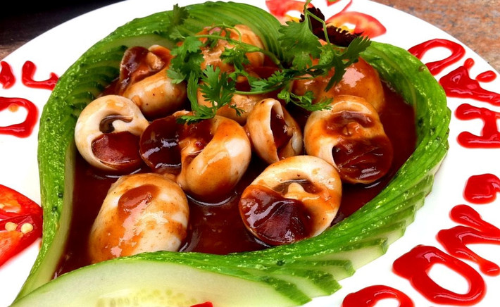 Ốc bạch ngọc có kích thước tối đa chỉ cỡ ngón chân cái, thân hình tròn. Ảnh jamja.