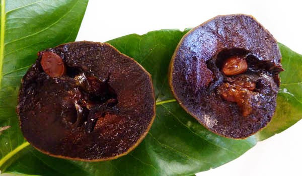 Quả hồng đen ăn rất ngon và ngọt, thơm dịu và đặc biệt là hương vị như sô cô la. Ảnh Specialtyproduce.