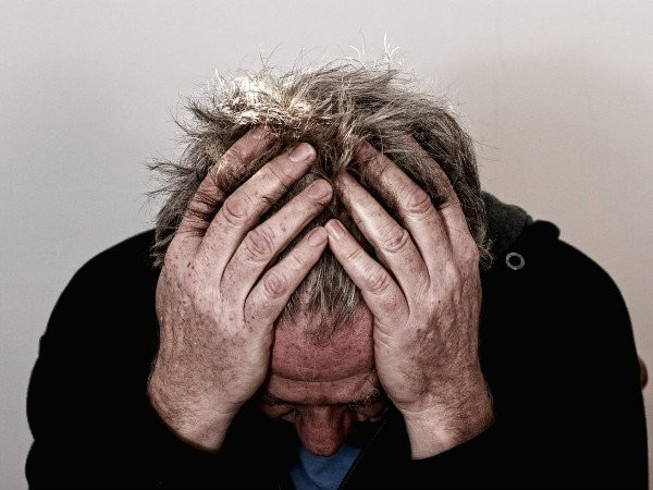 Trị stress. Nếu bạn cảm thấy mệt mỏi và stress sau một ngày dài áp lực công việc, hãy tắm với nước lá xoài tươi để giúp bạn thư giãn và tỉnh táo hơn.