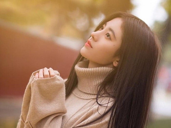 Sự ôn nhu của phụ nữ còn thể hiện sự yêu thương của cô gái dành cho chàng trai. Ở trong hoàn cảnh bần hàn, phụ nữ bội bạc sẽ sớm rứt áo ra đi, để lại chồng với khó khăn chồng chất cùng sự bất lực khôn nguôi. Ảnh: IT