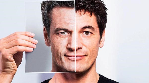Tăng sản tuyến tiền liệt: Theo tuổi tác, tinh hoàn nam giới ngày càng co lại, lượng testosterone tiết ra giảm đáng kể gây tăng sản mô tuyến tiền liệt. Điều này lý giải vì sao nam giới sau 45 tuổi sẽ có những biểu hiện rõ ràng của bệnh tăng sản tuyến tiền liệt như đi tiểu nhiều lần, tiểu gấp, tiểu không hết...