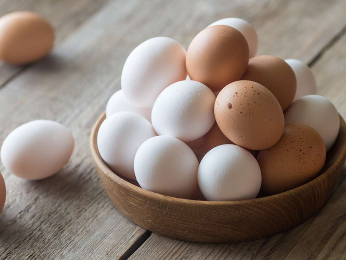 Bên cạnh đó, trứng gà chứa choline – dưỡng chất quan trọng thường bị thiếu hụt trong chế độ ăn. Ảnh: medicalnewstoday.