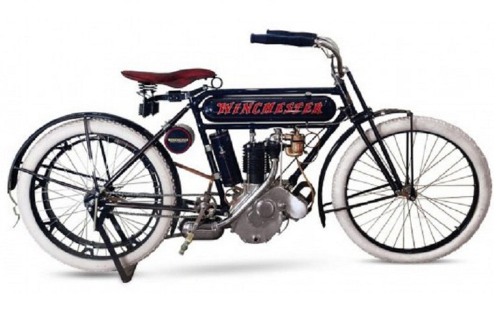 2. Winchester 6 HP 1910: giá bán $580,000. Chiếc xe có cả một câu chuyện lịch sử đằng sau hấp dẫn người mua, không trách được vì sao nó có cái giá cao như vậy.