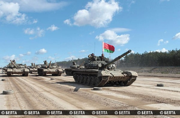 T-72B là một trong những dòng xe tăng chiến đấu chủ lực mạnh nhất của Quân đội Belarus hiện nay.