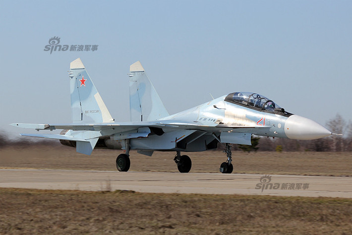 Su-30SM thuộc loại tiêm kích đa năng, được trang bị cặp động cơ phản lực AL-31FP.