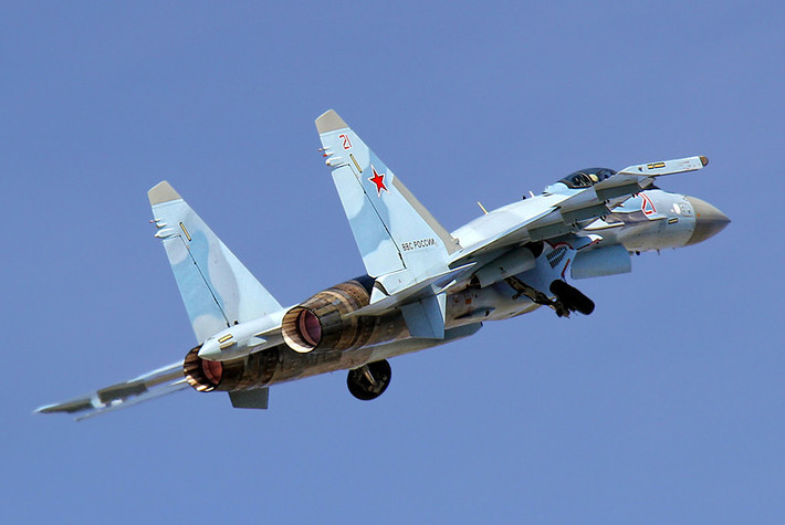 Su-35S trang bị bộ đôi động cơ Saturn 117S cho tốc độ tối đa Mach 2.25, có vận tốc lên cao 28 m/s.