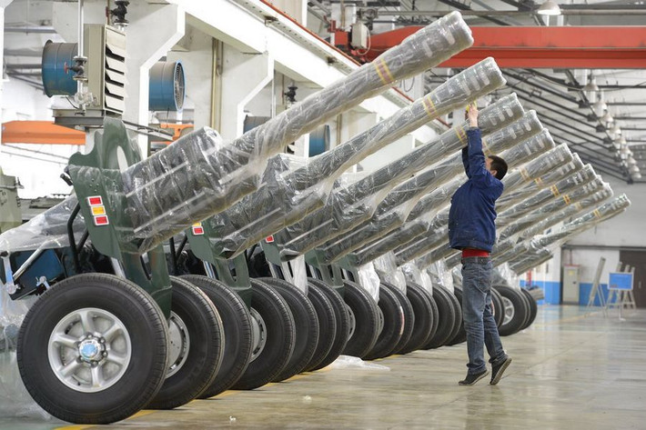 Sau 12 khẩu pháo này, 60 khẩu khác sẽ sớm được đưa vào sản xuất để phục vụ cho lễ Kỷ niệm 70 năm ngày chiến thắng phát xít Nhật được tổ chức tại Bắc Kinh.