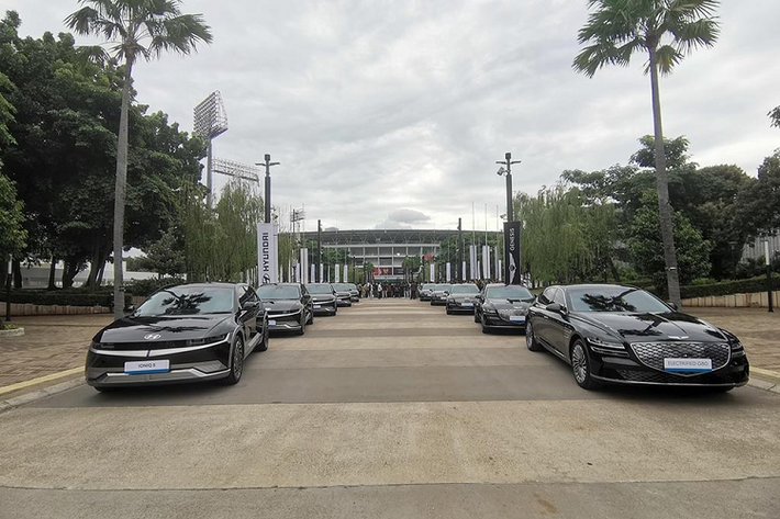 Genesis Electrified G80 Vào hôm 25/10/2022, Hyundai đã giao 393 chiếc xe ôtô điện đến Hội nghị thượng đỉnh G20 tại Indonesia. Trong số này, có 44 chiếc Genesis Electrified G80 phiên bản trục cơ sở dài LWB, 87 chiếc Genesis Electrified G80 thông thường và 262 chiếc Hyundai Ioniq 5.