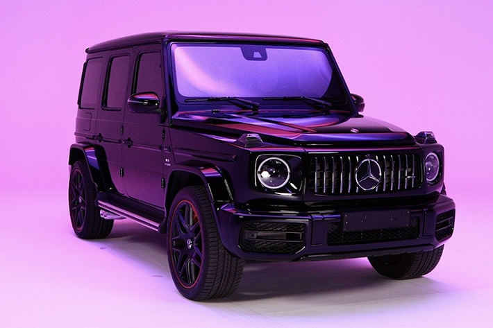 Tính đến thời điểm hiện tại, giá của chiếc Mercedes-AMG G63 đã tăng lên 320 triệu Won (5,98 tỷ đồng). Dự kiến, khi phiên đấu giá sẽ kết thúc vào ngày 21/11 tới đây, chiếc SUV hạng sang sẽ có giá cao hơn nữa.