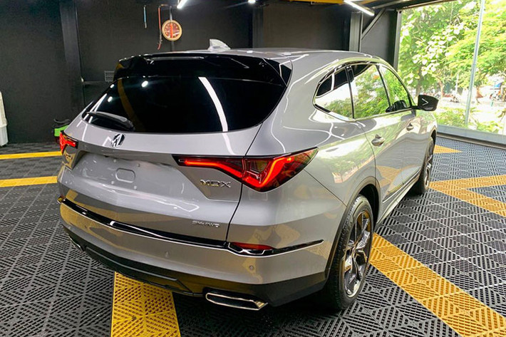 Acura MDX A-Spec 2022 có đầy đủ mọi trang bị an toàn cần thiết nhất cho một chiếc xe hơi. Và ngày nay các trang bị đó vẫn còn giữ nguyên được giá trị và chức năng của mình. Cụ thể, xe có các công nghệ an toàn như: cảnh báo va chạm phía trước, cảnh báo chệch làn đường, phanh tự động, các túi khí, chức năng kiểm soát lực kéo, ổn định thân xe.