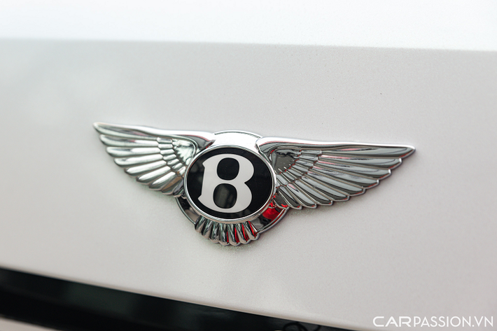 Bentley Mulsanne Speed sử dụng động cơ V8 tăng áp kép có dung tích 6.75 lít, sản sinh công suất tối đa 530 mã lực tại vòng tua máy 4.200 vòng/phút và mô men xoắn cực đại đạt mức 1.100 Nm tại vòng tua máy 1.750 vòng/phút.