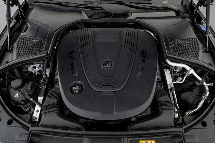 Động cơ V8 4.0 lít tăng áp kép của Mercedes-Maybach S580 đã được Brabus điều chỉnh lại, sản sinh công suất lên tới 591 mã lực và mô-men xoắn 800 Nm, tăng 95 mã lực so với bản tiêu chuẩn. Sức mạnh được truyền tới bánh xe thông qua hệ dẫn động AWD và hộp số tự động 9 cấp.