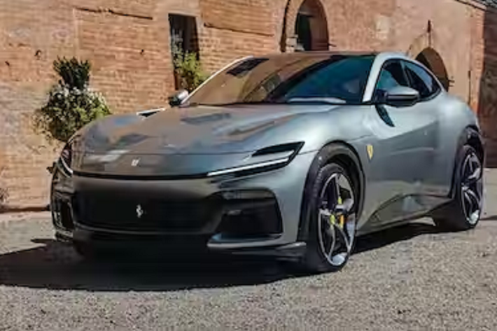 Giống như GTC4Lusso, Ferrari Purosangue mới có hệ thống truyền động dẫn động tất cả các bánh và bộ dẫn động cầu trước ngắt phía trên bánh răng thứ tư hoặc khoảng 201 km/h.