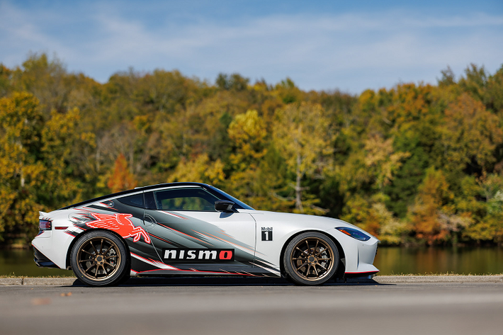 Những chi tiết độ ngầu cho Nissan Z này đã có thể đặt mua tại các đại lý Nissan từ đầu năm 2023, các tùy chọn nâng cấp Z bao gồm bộ giảm xóc Nismo với khả năng phục hồi và giảm chấn có thể điều chỉnh và chiều cao xe, thanh chống lật có thể điều chỉnh, thanh giằng, cùng nhiều chi tiết nâng cấp khác.