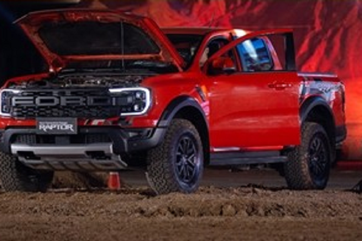 Hy vọng ngày ra mắt mẫu xe Ford Ranger Raptor 2023 tại Việt Nam sẽ sớm được thực hiện để mọi người thích dòng xe bán tải có thêm 1 "chiến mã" để lựa chọn.