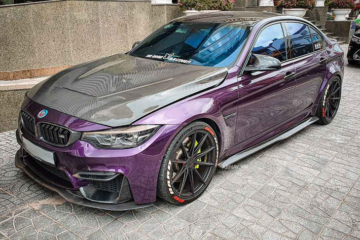 Là một trong số những mẫu xe thể thao mạnh mẽ nhất từ BMW, mỗi lần xuất hiện BMW M hàng độc luôn nhận được sự chào đón nồng nhiệt của những người hâm mộ cũng như sự quan tâm đặc biệt từ giới nhà giàu Việt.