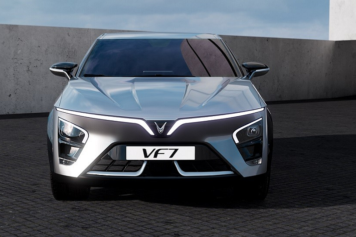 Tại Paris Motor Show diễn ra vào tháng 9 năm nay, hãng VinFast tiếp tục giới thiệu dàn xe ôtô điện của mình, bao gồm VF6, VF7, VF8 và VF9. Đến với triển lãm Los Angeles 2022, khai mạc vào ngày 17/11 ở bang California, Mỹ lần này, 2 mẫu xe điện VinFast VF7 và VF6 lại lần đầu tiên được công bố thông số kỹ thuật.