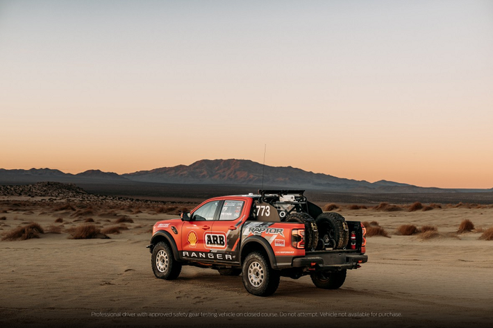 Ông Brian chia sẻ thêm: “Baja 1000 là một sự kiện đòi hỏi sự khắt khe và là một địa danh nổi tiếng để thể hiện khả năng của các loại xe địa hình. Chúng tôi rất vui mừng khi được cạnh tranh trong sự kiện khắc nghiệt này cùng chiếc Ranger Raptor". Trong quá khứ, cả F-150 Raptor và Ford Bronco đều đã từng đua thành công tại Baja.
