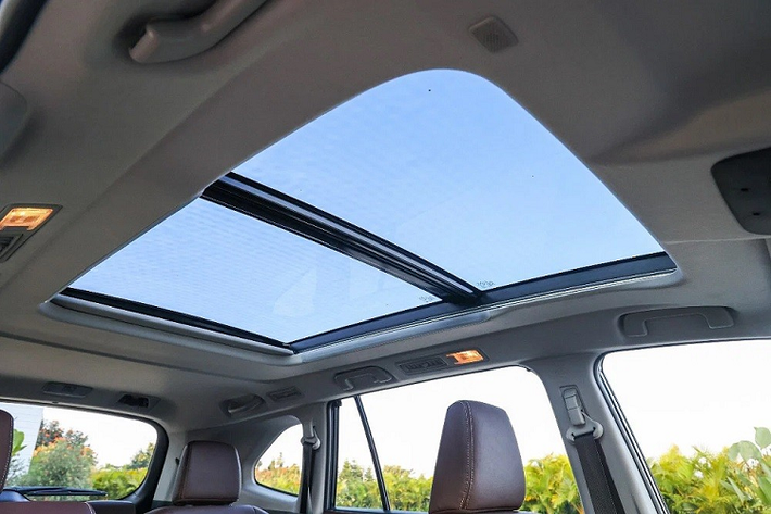 Không chỉ rẻ hơn, Toyota Innova Hycross 2023 tại thị trường Ấn Độ còn có một số điểm khác biệt so với Innova Zenix ở Indonesia. Thứ nhất là Toyota Innova Hycross 2023 có nhiều lựa chọn màu sắc hơn so với Innova Zenix.