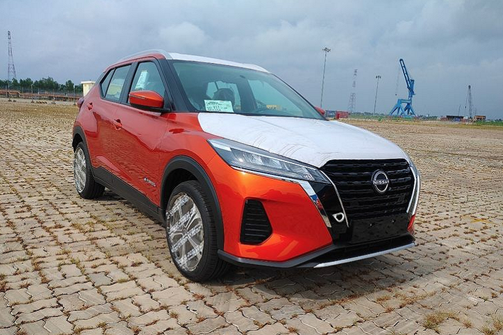 Cách đây vài ngày, lô xe SUV Nissan Kicks 2023 đã cập bến nước ta và sẽ nhanh chóng về các đại lý ngay sau khi buổi lễ ra mắt kết thúc. Tại thời điểm hiện tại, khách hàng đã có thể đặt hàng trước mẫu xe này tại các đại lý trên toàn quốc.
