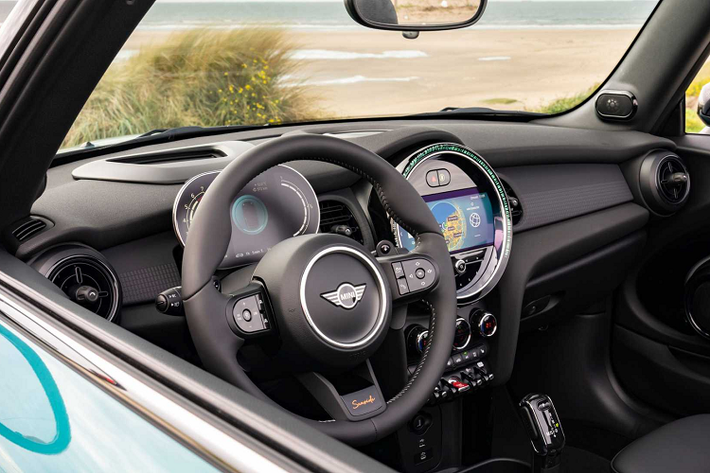 Mini hiện đang chuẩn bị ra mắt một số mẫu mới và trọng số đó, một chiếc Hardtop thế hệ tiếp theo đang được sản xuất với hệ truyền động đốt và điện.