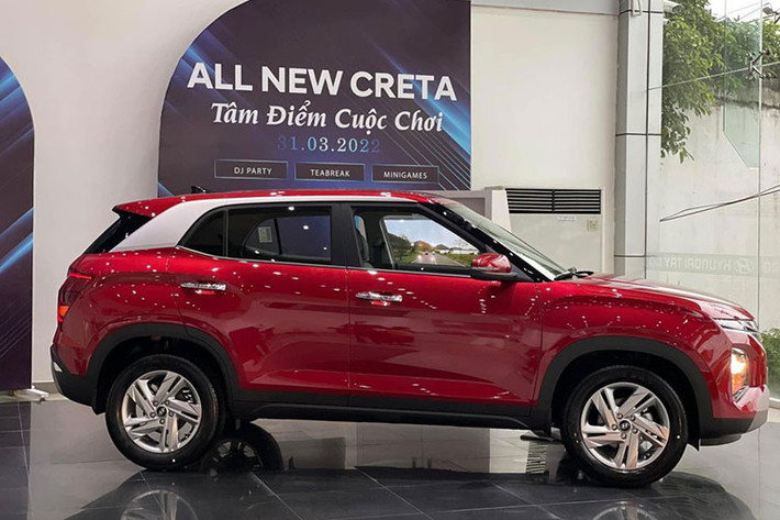 Việc đại lý giảm giá Hyundai Creta 2022 cũng là điều dễ hiểu bởi dù sao hiện tại đang là dịp mua sắm cuối năm cận Tết Nguyên Đán, chỉ cần nguồn cung đủ đầy là đại lý sẵn sàng áp khuyến mãi để thu hút sự quan tâm của người dùng.