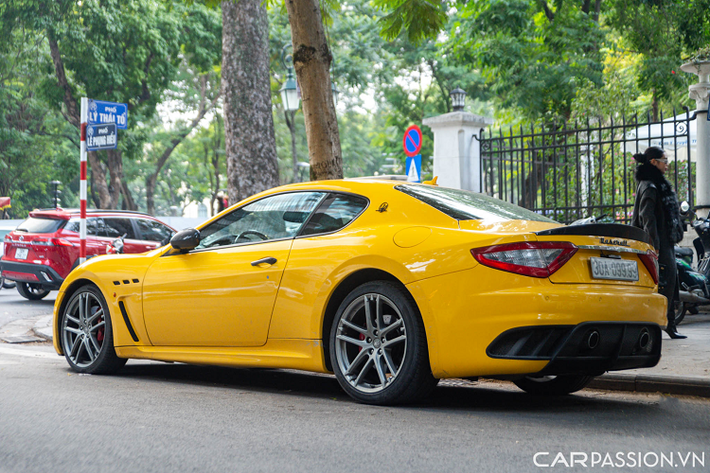 Phần đuôi xe không quá nổi bật với cụm đèn hậu tương tự thế hệ GranTurismo đầu tiên, logo “Maserati” đặt ở vị trí trung tâm và được sơn đen, cánh gió sau bằng sợi carbon có kích thước nhỏ đi kèm tên phiên bản MC SportLine. Phía dưới gầm xe là hệ thống ống xả và cản sau cũng được làm khác với phiên bản tiêu chuẩn.