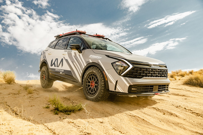 Chiếc SUV Kia Sportage X-Pro bản Off-road được hỗ trợ bởi LGE-CTS Motorsports sẽ cạnh tranh trong phân hạng X-Cross của cuộc đua dành cho nữ giới và sự kiện này được tổ chức tại sa mạc Nevada và California.
