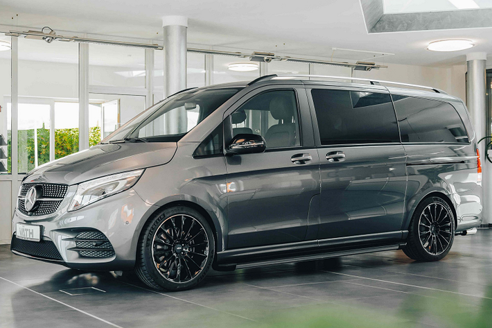 Mercedes-Benz V-Class 2022 mới được đanh giá khá tốt sau khi ra mắt, nhưng điều này có lẽ vẫn chưa đủ với những hãng độ. Chính vì vậy mà thương hiệu VÄTH của Đức đã nâng cấp cho một chiếc V300d với diện mạo thể thao hơn cùng một số chi tiết ấn tượng.
