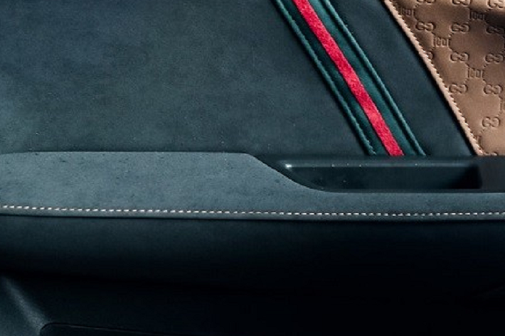 Khi mua Chery Unbounded Pro Gucci, khách hàng Trung Quốc có thể chọn 1 trong 2 loại mô-tơ điện. Thứ nhất là mô-tơ điện mạnh 55 kW (74 mã lực) và 150 Nm, cho phép xe chạy được 301 km sau khi sạc đầy pin. Thứ hai là mô-tơ điện có công suất tối đa 70 kW (94 mã lực) và mô-men xoắn cực đại 120 Nm.