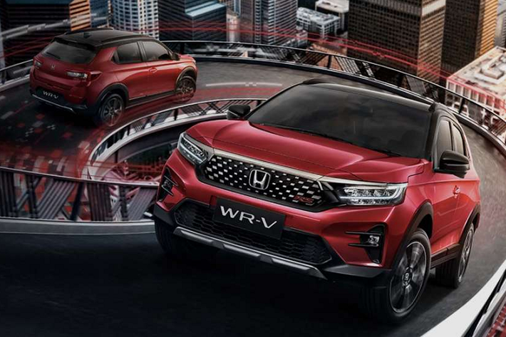 Không có gì bất ngờ khi Honda WR-V 2023 dùng động cơ giống hệt BR-V. Đây là động cơ xăng 4 xi-lanh, hút khí tự nhiên, dung tích 1.5L, sản sinh công suất tối đa 121 mã lực tại tua máy 6.600 vòng/phút và mô-men xoắn cực đại 145 Nm tại tua máy 4.300 vòng/phút. Động cơ kết hợp với hộp số tự động biến thiên vô cấp CVT và hệ dẫn động cầu trước.