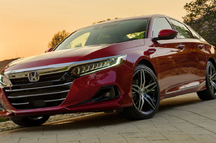 Trước đó, trong cuộc trao đổi với phóng viên tờ CarExpert, phát ngôn viên của Honda Úc đã khẳng định Accord dành cho thị trường châu Á nói chung và Đông Nam Á nói riêng có vòng đời khác biệt so với xe ở Mỹ. Vì thế, Honda Accord thế hệ thứ 10 sẽ tiếp tục bán tại châu Á trong một thời gian dài nữa thay vì nâng cấp lên thế hệ thứ 11 như thị trường Mỹ.
