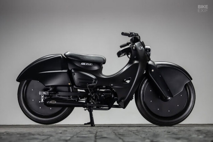 Hiện hãng chưa công bố giá xe Honda Super Cub 1940s này. Dự kiến, K-Speed sẽ sản xuất 100 chiếc Super Cub độ với 50 xe màu đen và 50 xe màu trắng.