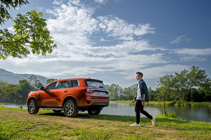 Kiểm soát Hành trình Thích ứng với tính năng Dừng và Đi (Adaptive Cruise Control with Stop and Go): hệ thống cho phép người lái lựa chọn tốc độ mong muốn cho xe đồng thời duy trì một khoảng cách nhất định với xe phía trước và thậm chí sẽ dừng xe hoàn toàn nếu cần.