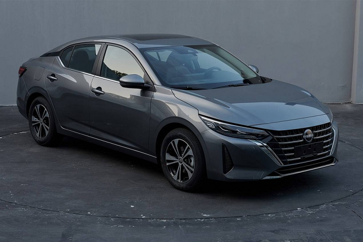 Sylphy hiện chính là mẫu xe bán chạy nhất của thương hiệu Nissan ở thị trường Trung Quốc. Không dừng ở đó, đây còn là mẫu xe bán chạy nhất tại thị trường tỷ dân này trong nửa đầu năm 2022. Để duy trì vị thế của mẫu sedan hạng C này, hãng Nissan đã phát triển Sylphy phiên bản mới. Những hình ảnh của Nissan Sylphy 2023 mới được đăng lên trang web của Bộ Công nghiệp và Công nghệ Thông tin Trung Quốc.