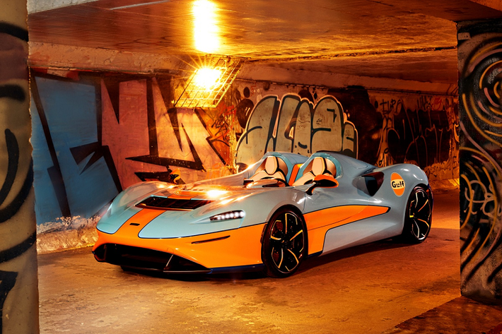 McLaren Elva khi về đến garage xe của Minh Nhựa sẽ 1 lần nữa khẳng định độ chịu chơi và tiên phong của con trai đại gia Phạm Văn Mười trong giới chơi siêu xe tại Việt Nam. Khá thú vị là hiện tại, ngoài bom tấn Pagani Huayra, Minh Nhựa không sở hữu thêm siêu xe nào khác.