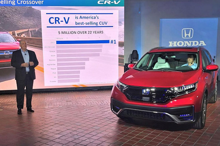 Gail May, lãnh đạo nhà máy PMC cho biết: “Các cộng sự của chúng tôi tại Performance Manufacturing Center tự hào là nơi sản xuất một số loại xe đặc biệt và Honda CR-V bản FCEV sẽ được ra mắt thời gian tới".