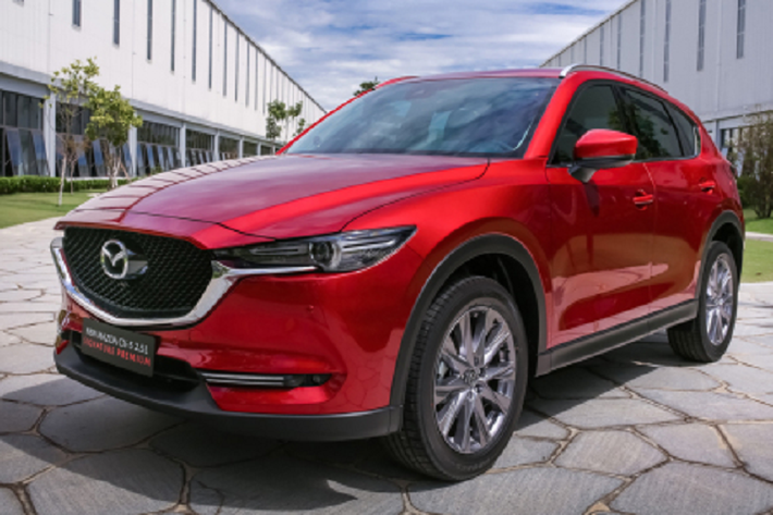 Với Mazda2 và xe bán tải BT-50, khách hàng sẽ được ưu đãi giá cao nhất lên đến 61 triệu đồng, tùy phiên bản. CX-3, CX-30 đang được áp dụng chương trình hỗ trợ 50% phí trước bạ. Các dòng SUV thuộc phân khúc cao hơn như CX-5, CX-8 đang được ưu đãi giá từ 20-40 triệu đồng, tùy phiên bản.