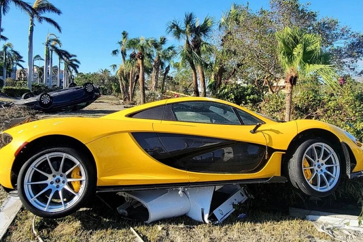 Siêu xe này khá nổi tiếng vì chính chủ xe đã đăng video quay cảnh chiếc McLaren P1 ngập nước nổi lềnh bềnh trong gara trước khi bị cuốn ra ngoài đường trong cơn bão Ian. Chiếc siêu xe màu vàng đã bị mắc lại trên một cái bồn cầu nên không bị cuốn đi quá xa. Sau khi cơn bão đi qua, chiếc McLaren P1 đã bị hư hỏng nặng.