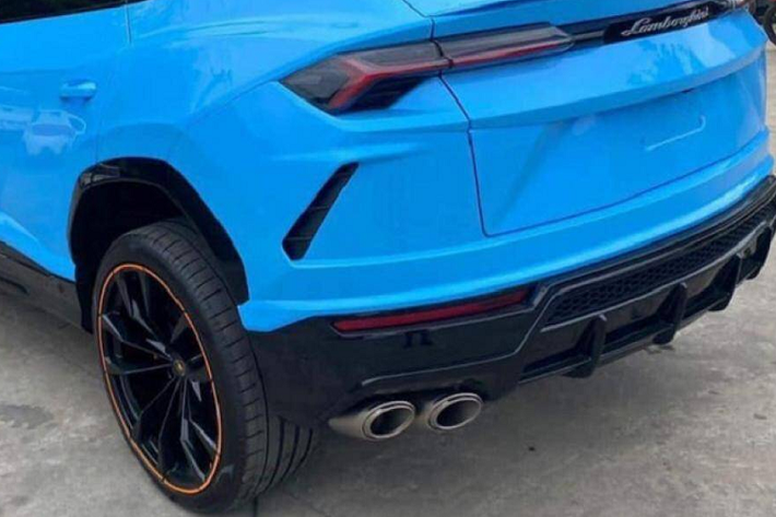Ở tuổi 60, chủ nhân của chiếc SUV từng đạt danh hiệu nhanh nhất thế giới có thể choáng ngợp trước sức mạnh của chú bò tót này khi được trang bị động cơ xăng V8, dung tích 4.0 lít, tăng áp kép, sản sinh công suất tối đa 641 mã lực và mô-men xoắn cực đại 850 Nm.