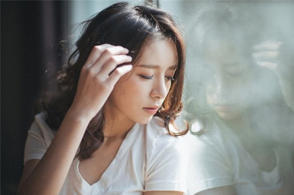 Phụ nữ oán trách cuộc sống không chỉ ảnh hưởng tiêu cực đến nam giới mà còn ảnh hưởng chính chất lượng sống của bản thân. Họ luôn nhìn nhận thất vọng trong cuộc sống là do người khác mang tới, không nhìn vào bản chất vấn đề. Hậu quả là họ luôn dậm chân tại chỗ, oán thán những người xung quanh.