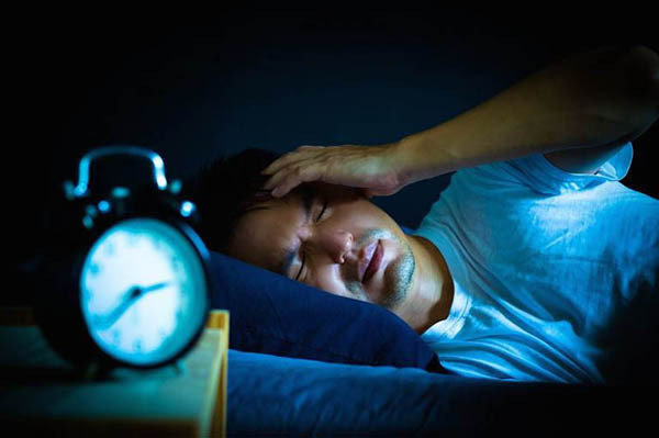 Mất ngủ. Tim hoạt động không tốt khiến lượng máu lên não, tim, phổi... đều bị ảnh hưởng. Tình trạng này kéo dài khiến bạn khó có thể đi vào giấc ngủ, ngủ ngon giấc.